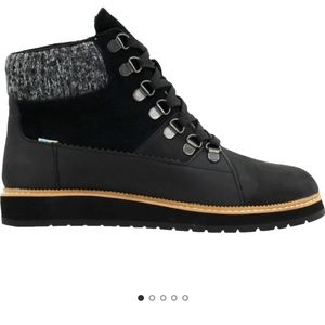 TOMS Mesa Waterproof Boots women's sz 8.5